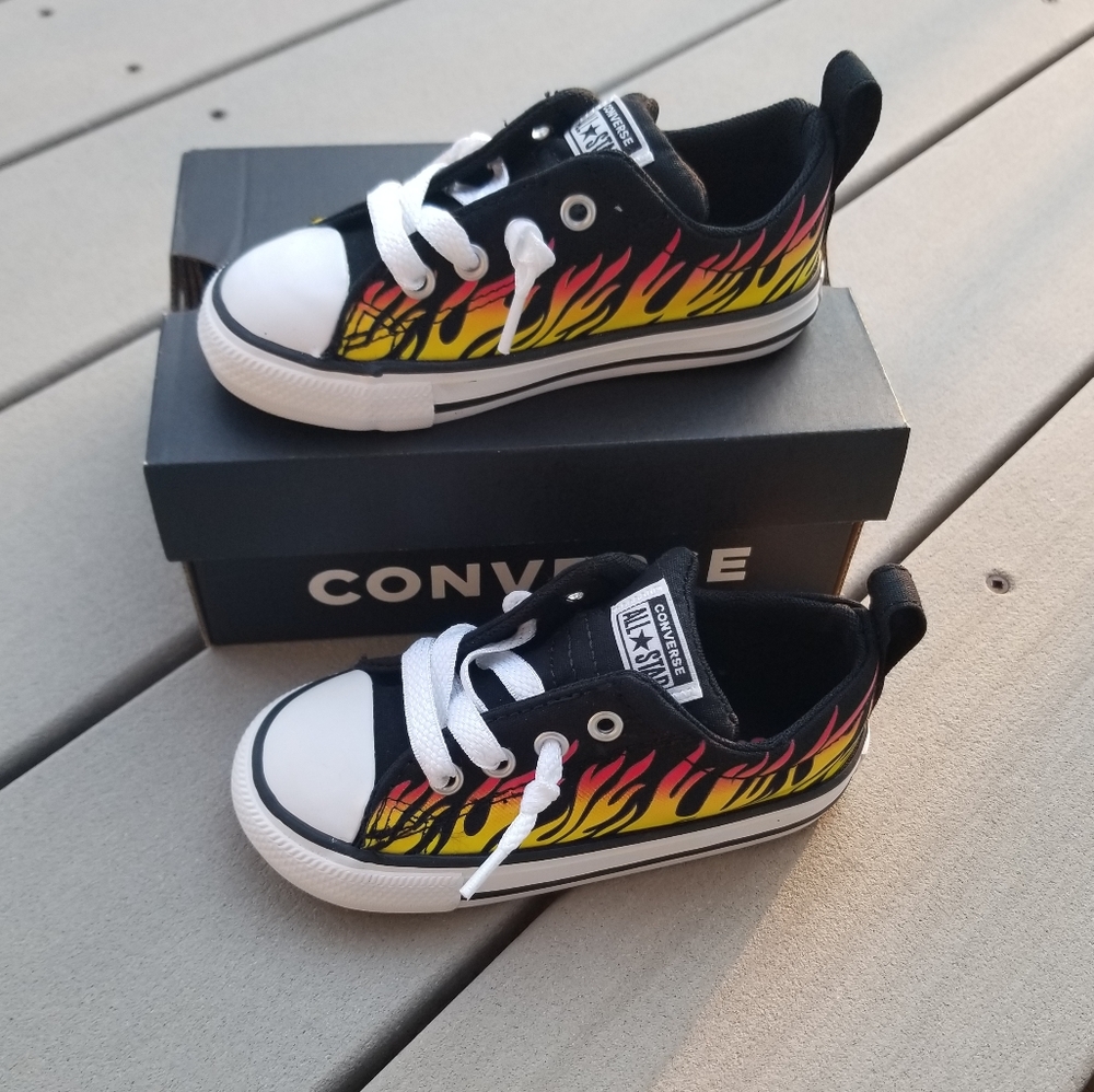 NEW🔥CONVERSE Chuck Taylor Street Shoes